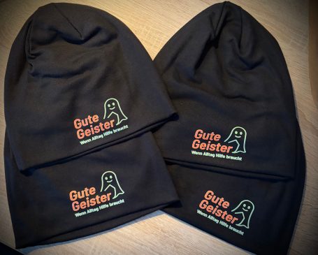 GUTE GEISTER  Mützen